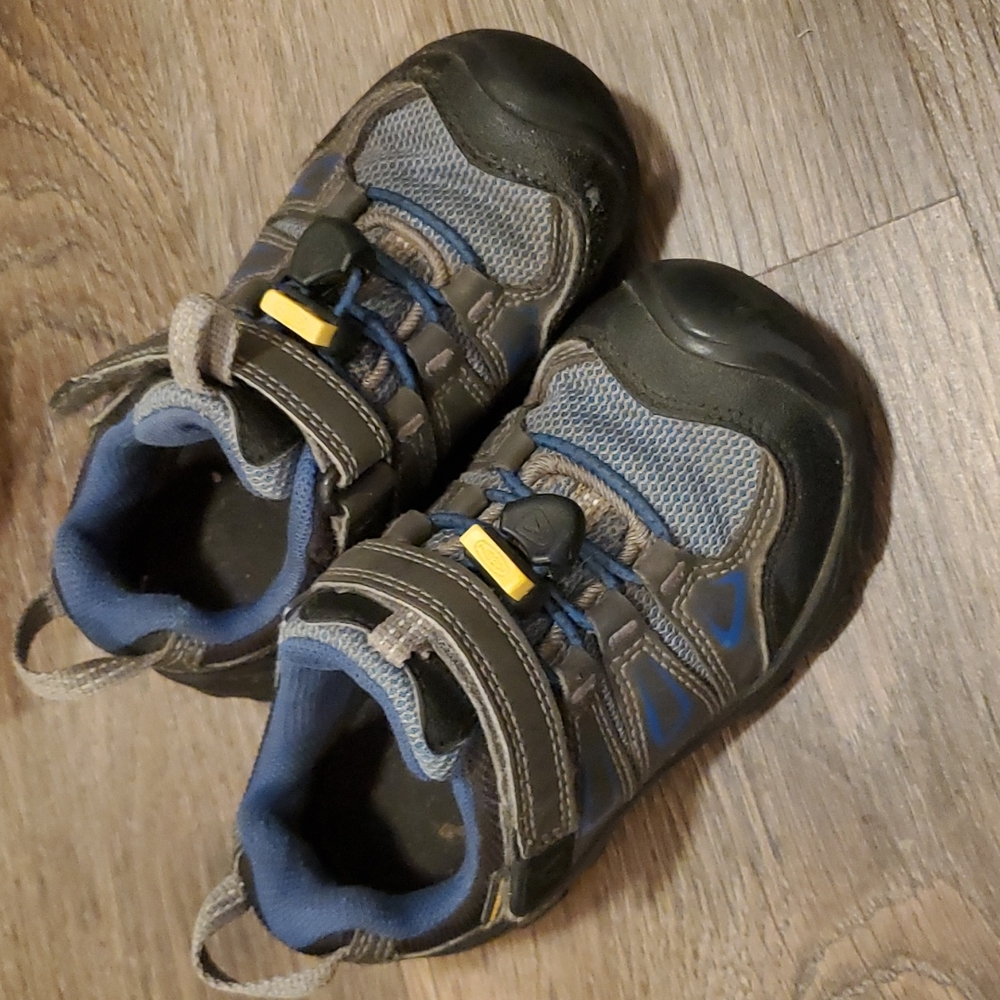 Keen Unisex Kids Oakridge Low WP Gray Waterproof Athletic Hiking Shoes Toddler 8